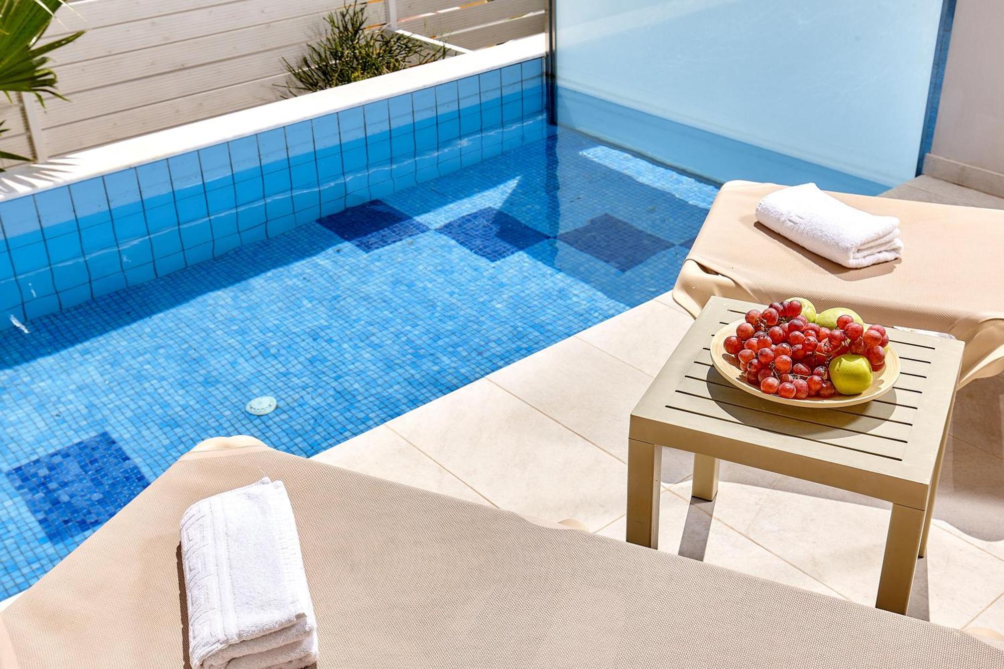 St Constantin Sea Hotel & Spa Resort Goúvai Ngoại thất bức ảnh