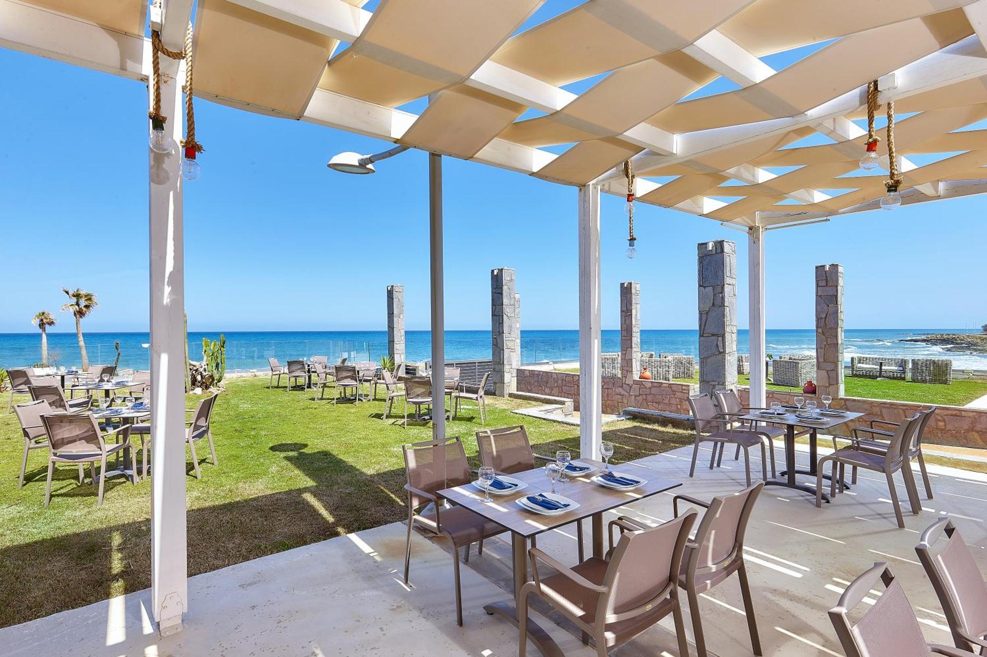 St Constantin Sea Hotel & Spa Resort Goúvai Ngoại thất bức ảnh